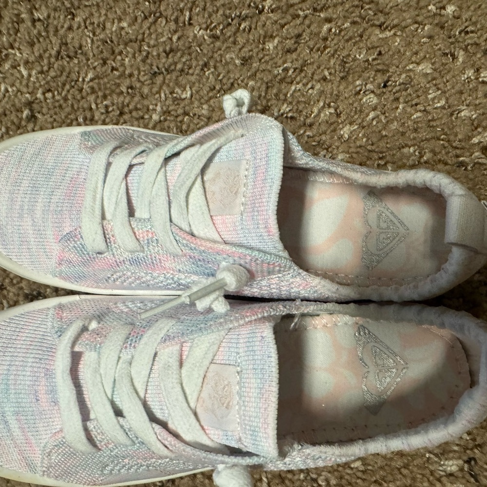 Roxy Tennis Shoe, Size 4, NWOT - Picture 10 of 11